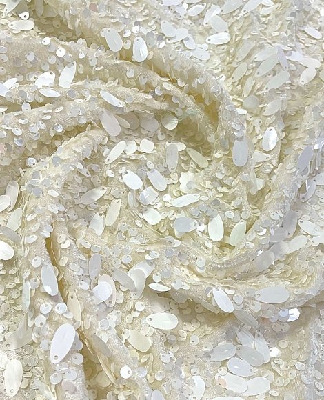Пайетки на бархате сливочн\молоко с каплей